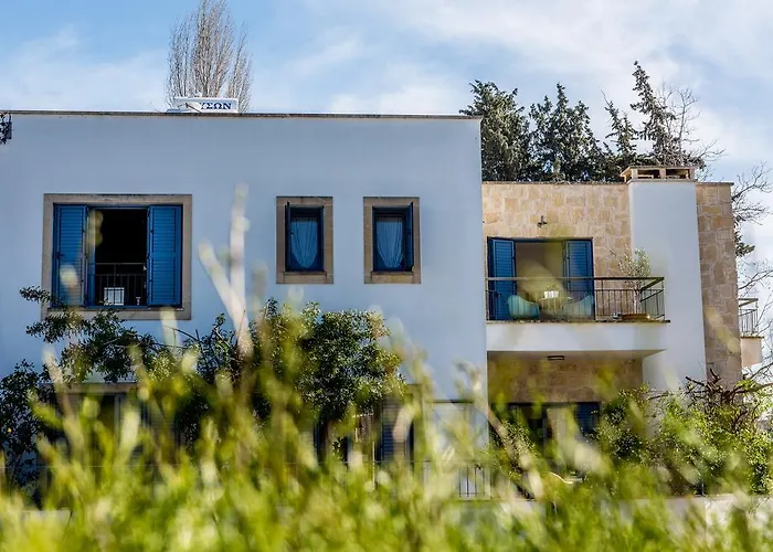 Eva's House
