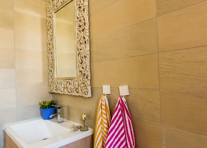 Eva's House Stroumbi